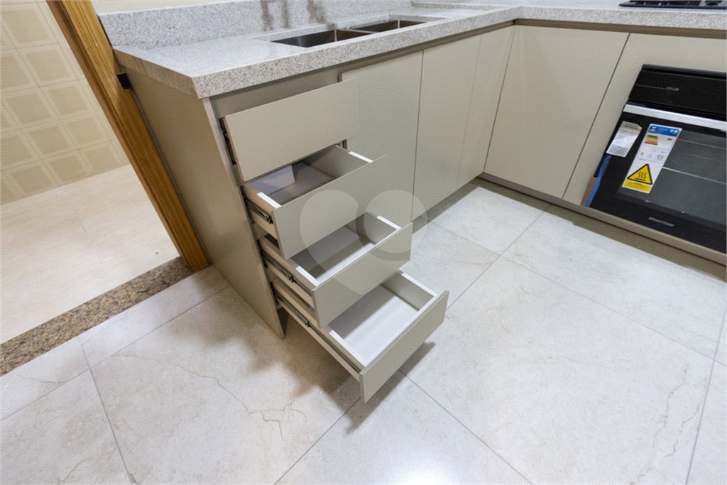 Apartamento à venda com 3 quartos, sendo 1 suíte, em Perdizes, São Paulo, SP