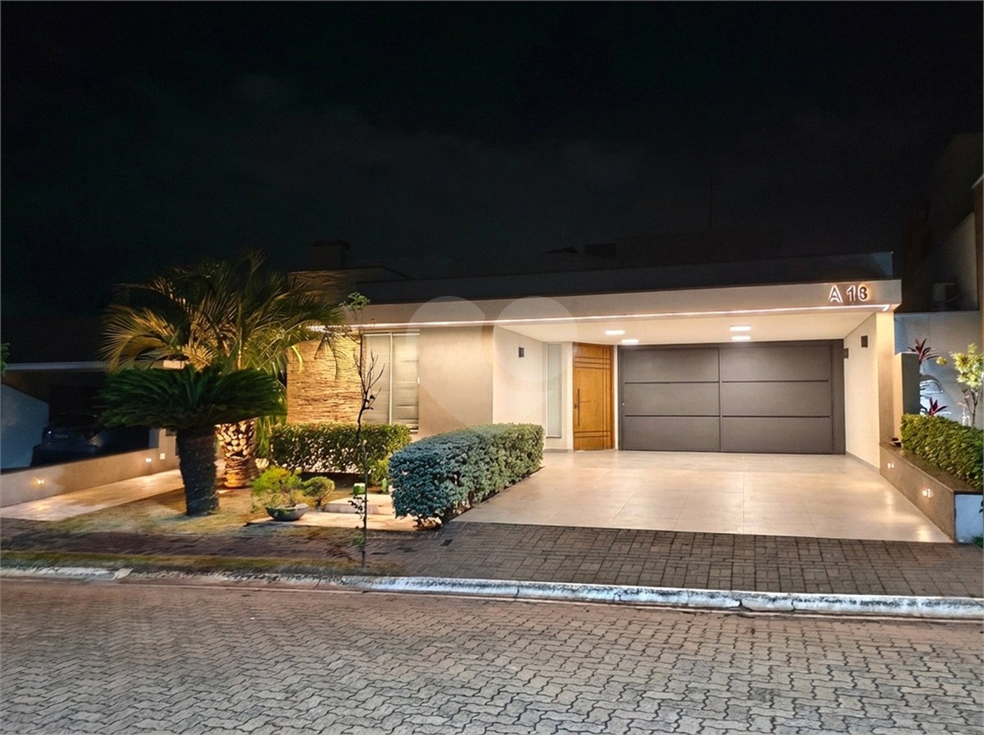 Casa à venda com 3 suítes em Carmo, Araraquara, SP