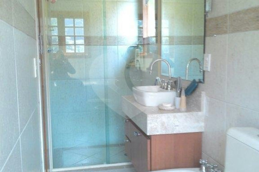 Casa à venda com 4 quartos, sendo 2 suítes,  em Horto, São Paulo, SP