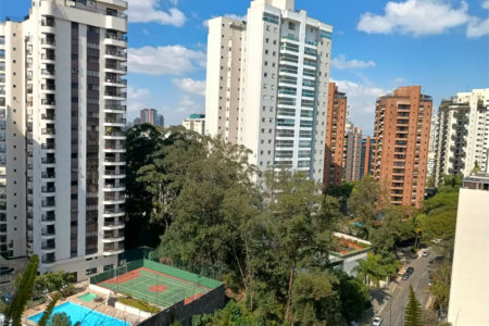 Apartamento à venda ou para alugar com 4 quartos, sendo 1 suíte, em Vila Andrade, São Paulo, SP
