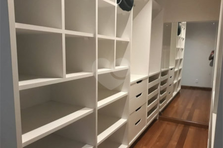 Sítio à venda com 7 quartos, sendo 5 suítes, em Jardim Vinhas do Sol (mailasqui), São Roque, SP
