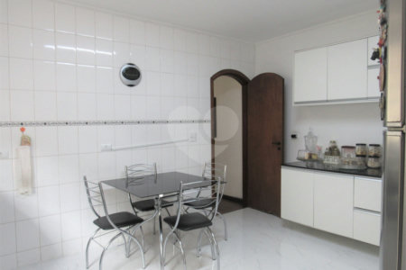 Sobrado à venda com 4 quartos, sendo 2 suítes, em Santo Amaro, São Paulo, SP