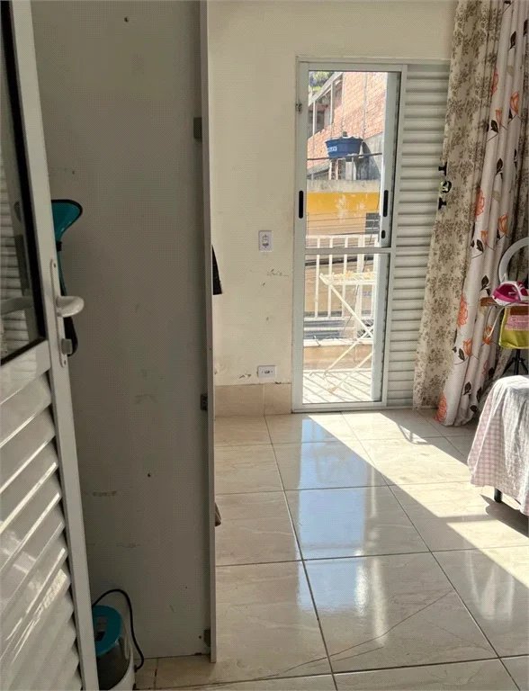 Casa à venda com 3 quartos em Jardim Suína, Taboão da Serra, SP