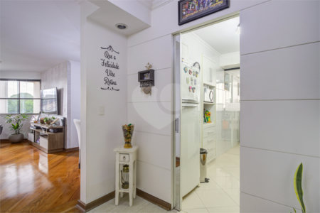 Apartamento à venda com 3 quartos, sendo 1 suíte, em Jardim Marajoara, São Paulo, SP
