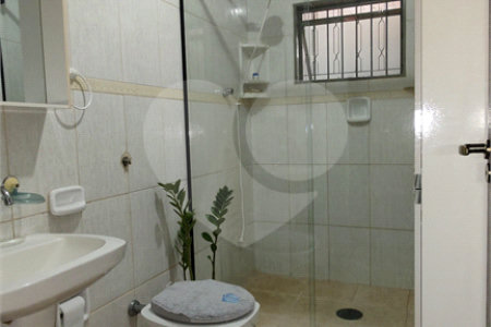 Casa à venda com 3 quartos, sendo 1 suíte, em Vila Santa Helena, Atibaia, SP
