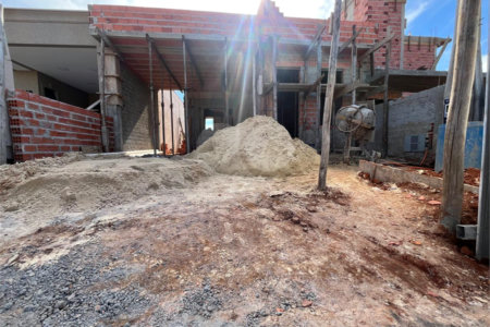 Casa à venda com 2 quartos, sendo 1 suíte,  no condomínio Tivolli, Itapetininga - SP