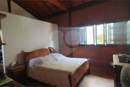 Casa à venda com 3 quartos, sendo 1 suíte, no condomínio Terras de São Francisco, Vinhedo - SP