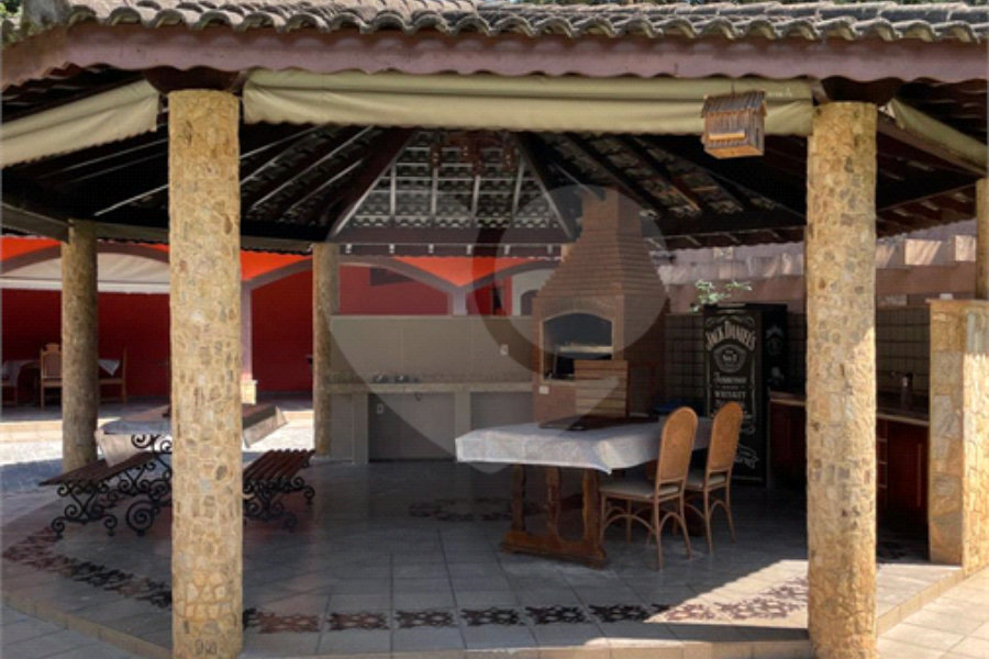 Casa à venda ou para alugar com 4 suítes no condomínio Alpes da Cantareira, Mairiporã - SP