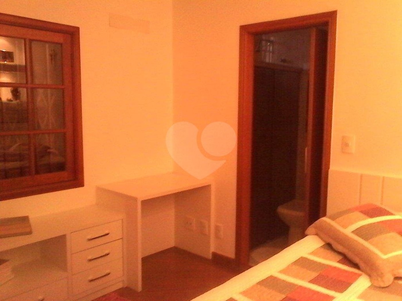 CASA TÉRREA ASSOBRADADA A VENDA NO TREMEMBÉ - 4 DORMS (2 SUÍTES), CHURRASQUEIRA E 4 VAGAS DE GARAGEM