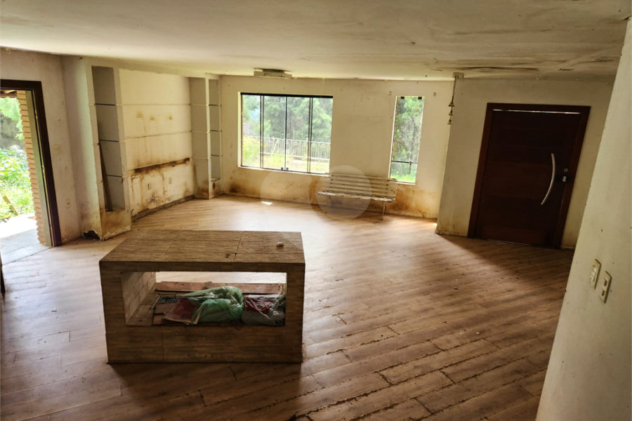 Casa à venda com 4 suítes no condomínio Alpes da Cantareira, Mairiporã - SP