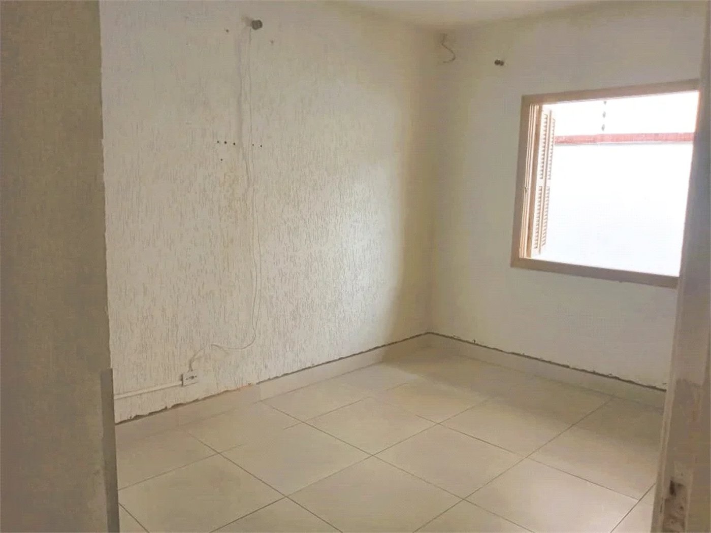 Casa à venda ou para alugar com 7 quartos, sendo 2 suítes, em Jardim Peri Peri, São Paulo, SP
