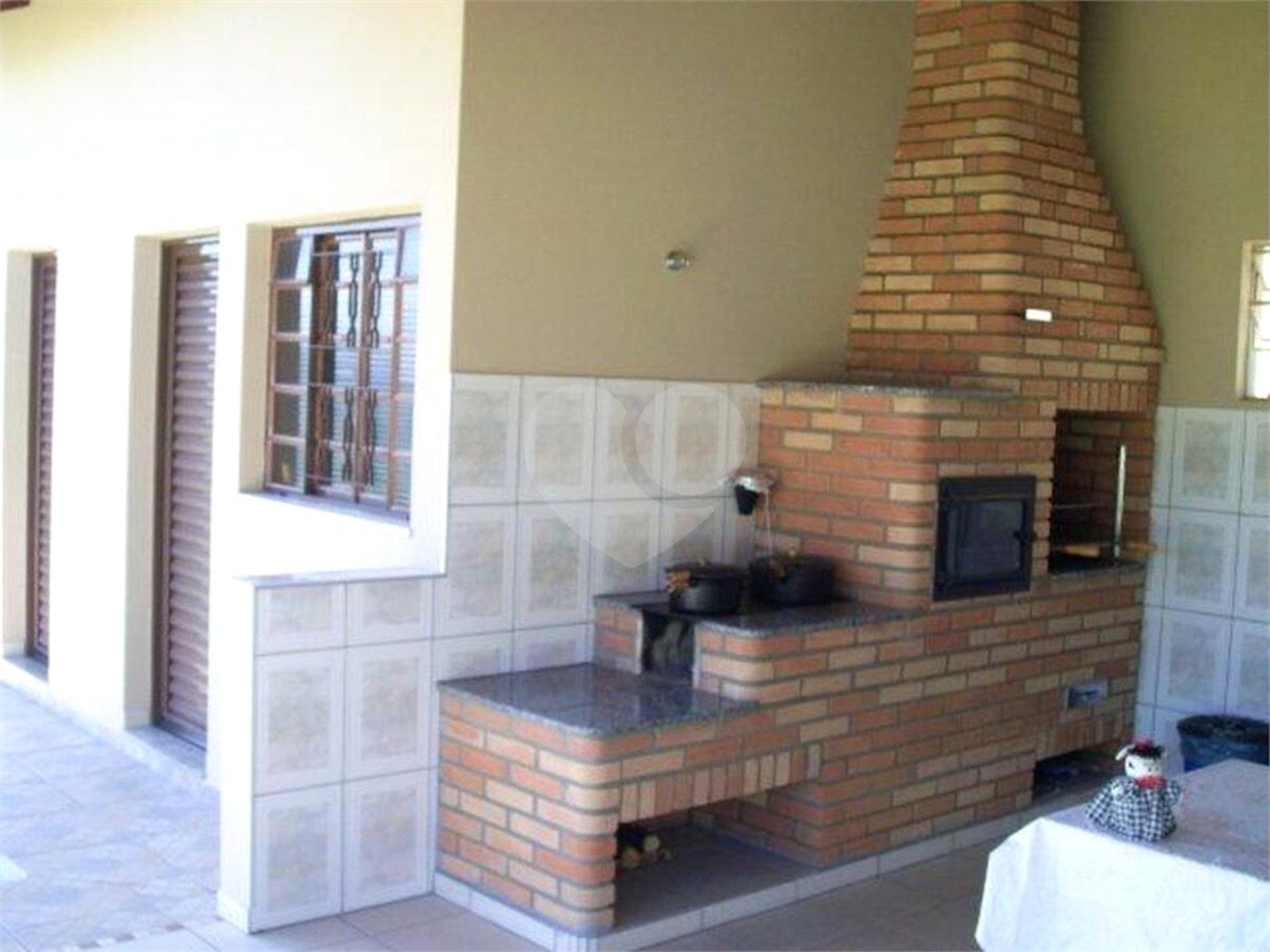 Casa à venda com 3 quartos, sendo 1 suíte, no condomínio Jardim do Ribeirão 1, Itupeva - SP