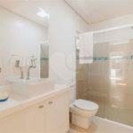 Casa à venda com 5 quartos, sendo 4 suítes, no condomínio Figueira Garden, Atibaia - SP