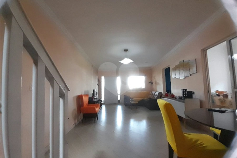 Sobrado à venda com 3 quartos, sendo 1 suíte,  em Saúde, São Paulo, SP