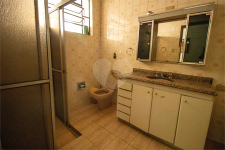Casa à venda com 3 quartos, sendo 1 suíte, em Vila Junqueira, São Roque, SP