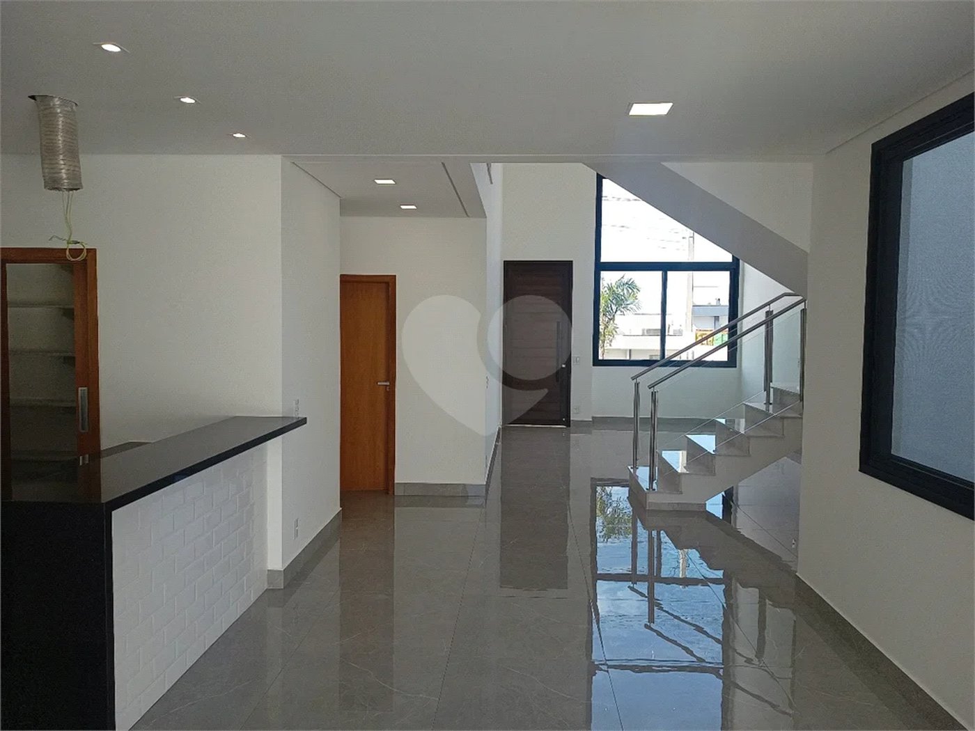 Casa à venda com 3 suítes no condomínio Real Park, Sumaré - SP