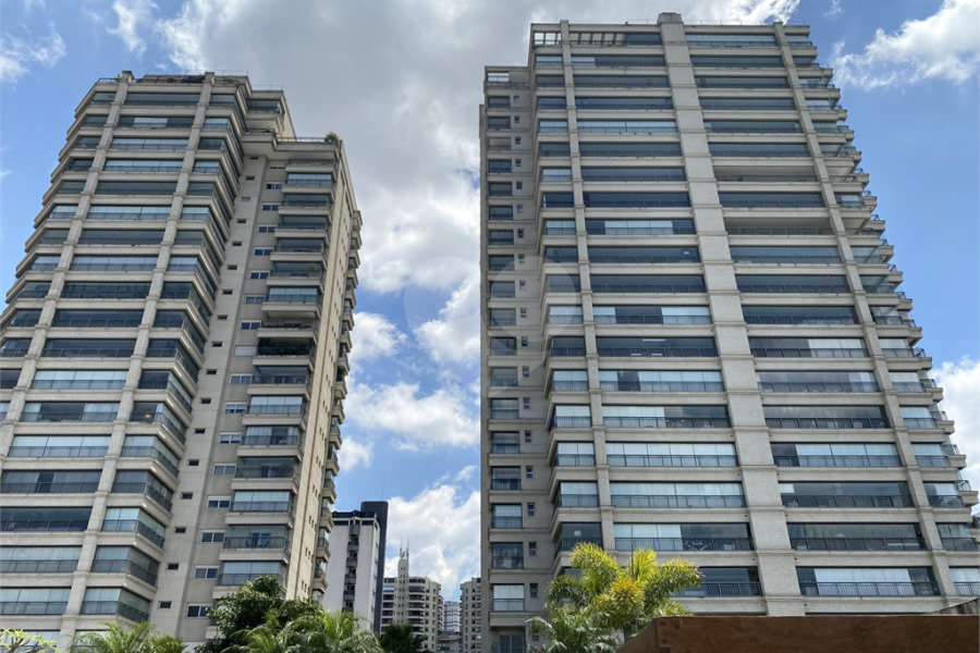 Apartamento à venda com 3 suítes em Santana, São Paulo, SP