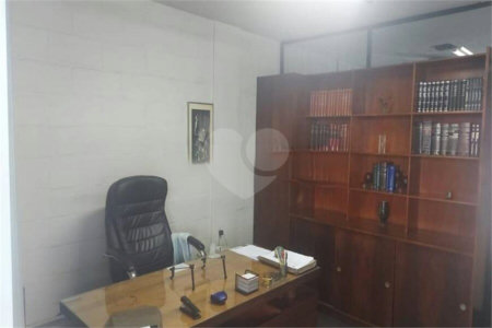 Prédio à venda em Benfica, Rio de Janeiro, RJ