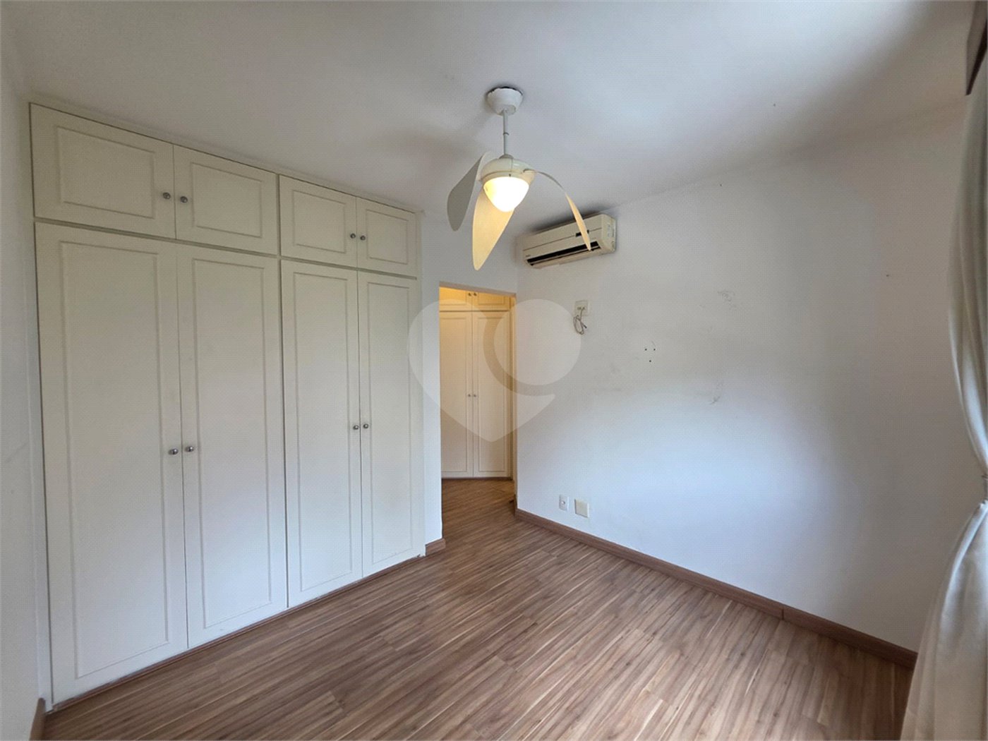 Apartamento à venda com 3 suítes em Vila Uberabinha, São Paulo, SP