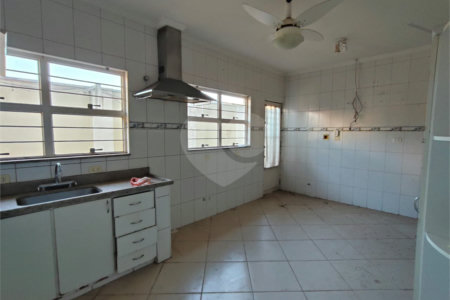 Casa à venda com 3 quartos, sendo 1 suíte,  no Centro, Itapetininga, SP