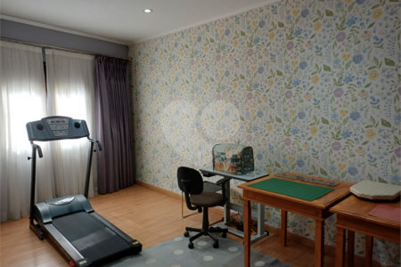Sobrado à venda com 5 quartos, sendo 3 suítes, em Jardim Franca, São Paulo, SP