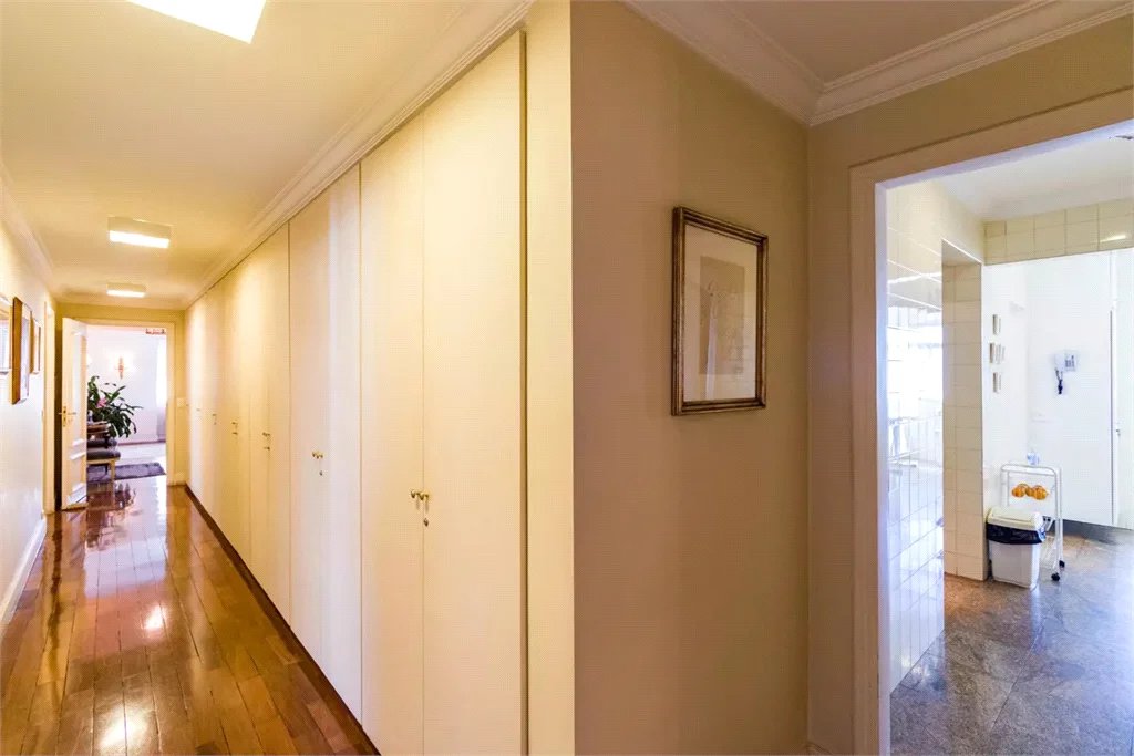 Apartamento à venda com 4 quartos, sendo 2 suítes, em Real Parque, São Paulo, SP