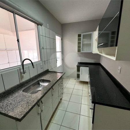 Casa à venda com 3 quartos, sendo 1 suíte, no condomínio Terra Nova, Várzea Grande - MT