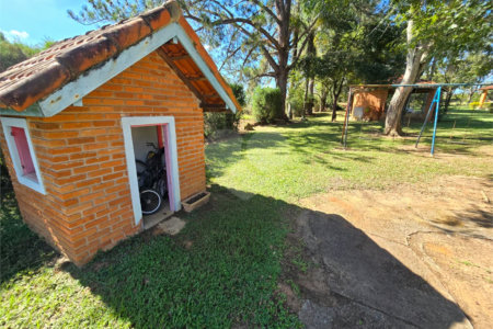 Chácara à venda com 4 quartos, sendo 1 suíte, em Cercadinho, Alambari, SP