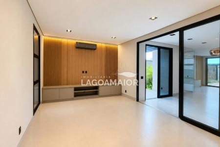 Casa à venda com 3 quartos, sendo 3 suítes, no condomínio Villa Dumont, Três Lagoas - MS