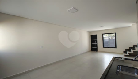 Casa de Vila à venda com 3 quartos, sendo 1 suíte,  em Éden, Sorocaba, SP