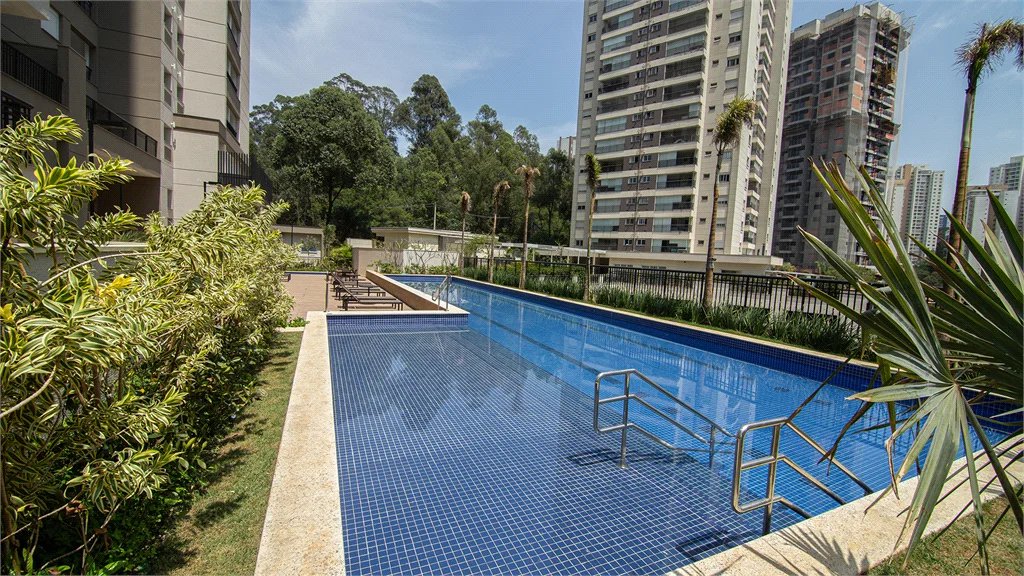 Apartamento à venda com 3 quartos, sendo 2 suítes, em Vila Andrade, São Paulo, SP