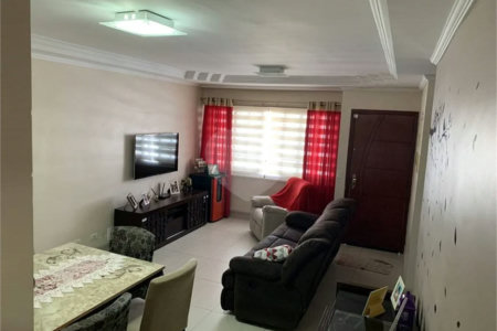 Casa à venda com 3 quartos, sendo 1 suíte, no condomínio Residencial Gabriela, São Paulo - SP
