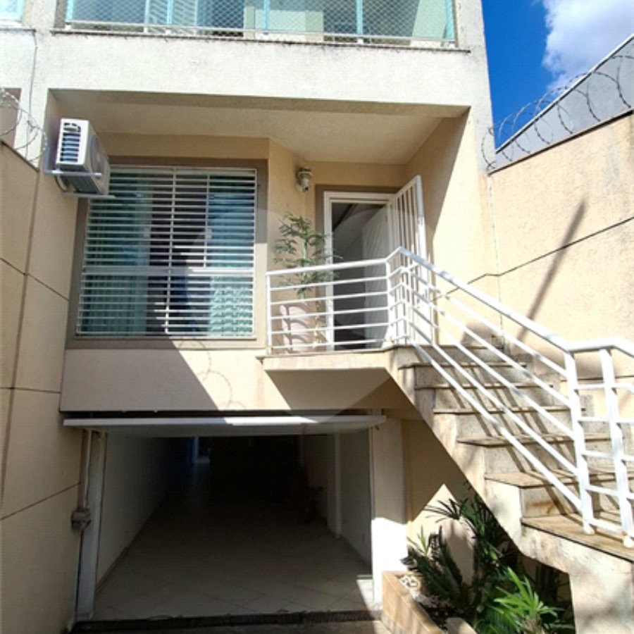 Sobrado à venda com 3 suítes em Vila Constança, São Paulo, SP