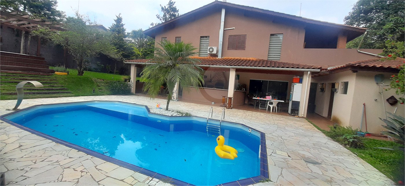 Casa à venda com 3 suítes no condomínio Chacarás Bela Vista, Mairiporã - SP