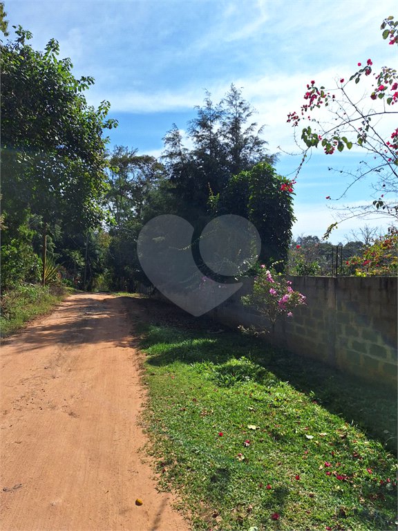 Chácara à venda ou para alugar com 3 quartos, sendo 1 suíte,  em Parque Residencial Itapeti, Mogi das Cruzes, SP