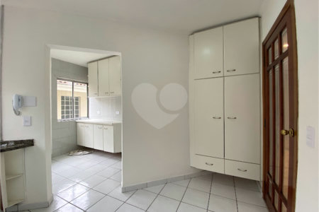 Sobrado à venda com 7 quartos, sendo 2 suítes, em Brooklin Paulista, São Paulo, SP
