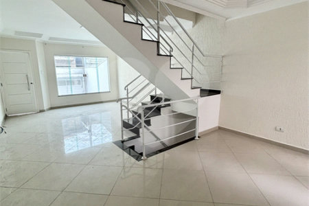 Sobrado à venda com 3 quartos, sendo 1 suíte, em Vila Invernada, São Paulo, SP
