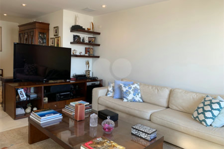 Apartamento à venda com 3 quartos, sendo 2 suítes, em Mooca, São Paulo, SP