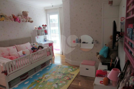Apartamento à venda com 3 suítes em Real Parque, São Paulo, SP