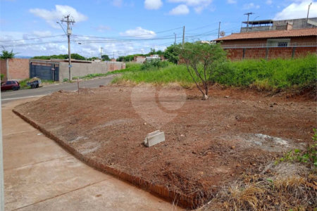 Terreno com 251,00 m² .