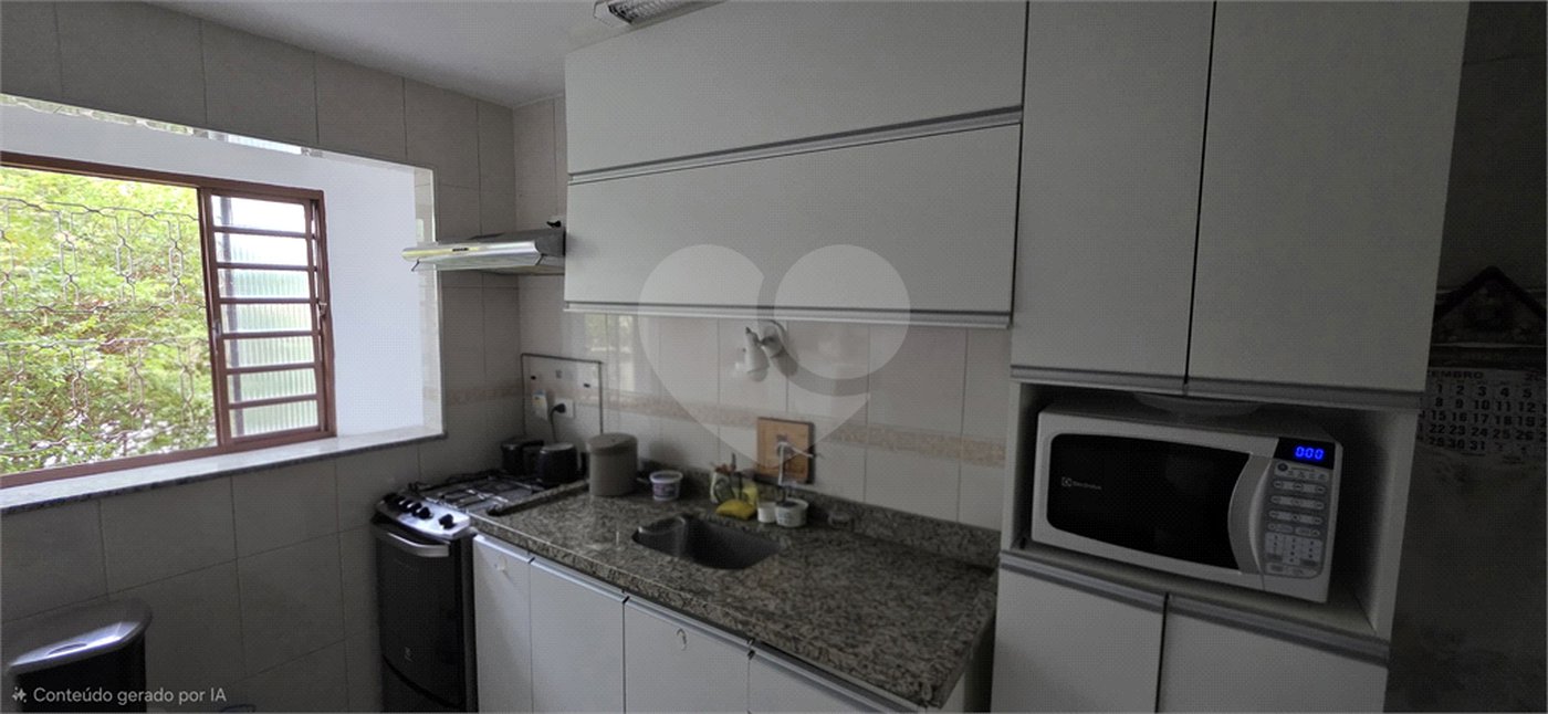 Sobrado à venda com 3 quartos em Santa Terezinha, São Paulo, SP