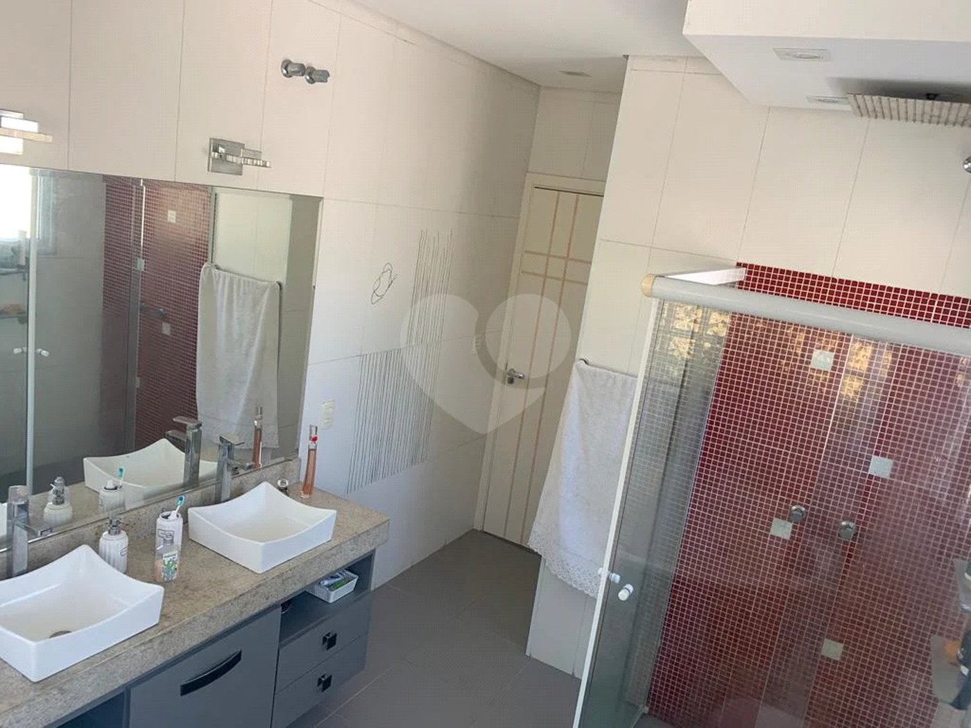 Casa à venda com 4 quartos, sendo 1 suíte, no condomínio Ibiaram, Itupeva - SP