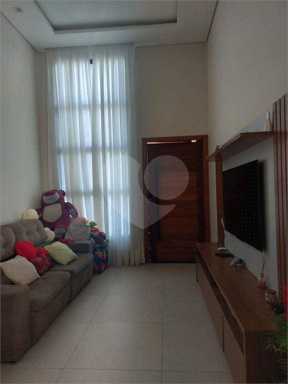 Casa à venda com 3 quartos, sendo 1 suíte, no condomínio Mantova, Indaiatuba - SP