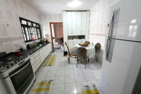 Casa à venda com 5 quartos, sendo 3 suítes,  em Jardim Ester, São Paulo, SP