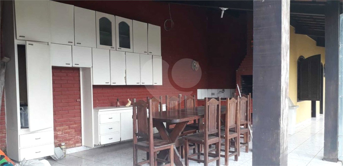 Casa à venda com 4 quartos, sendo 2 suítes, no condomínio Gleba II, Mairiporã - SP
