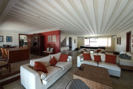 Casa à venda com 4 quartos, sendo 3 suítes,  em Geribá, Armação dos Búzios, RJ