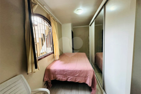 Casa à venda com 4 quartos, sendo 2 suítes, em Parque Santo Antônio, Guarulhos, SP