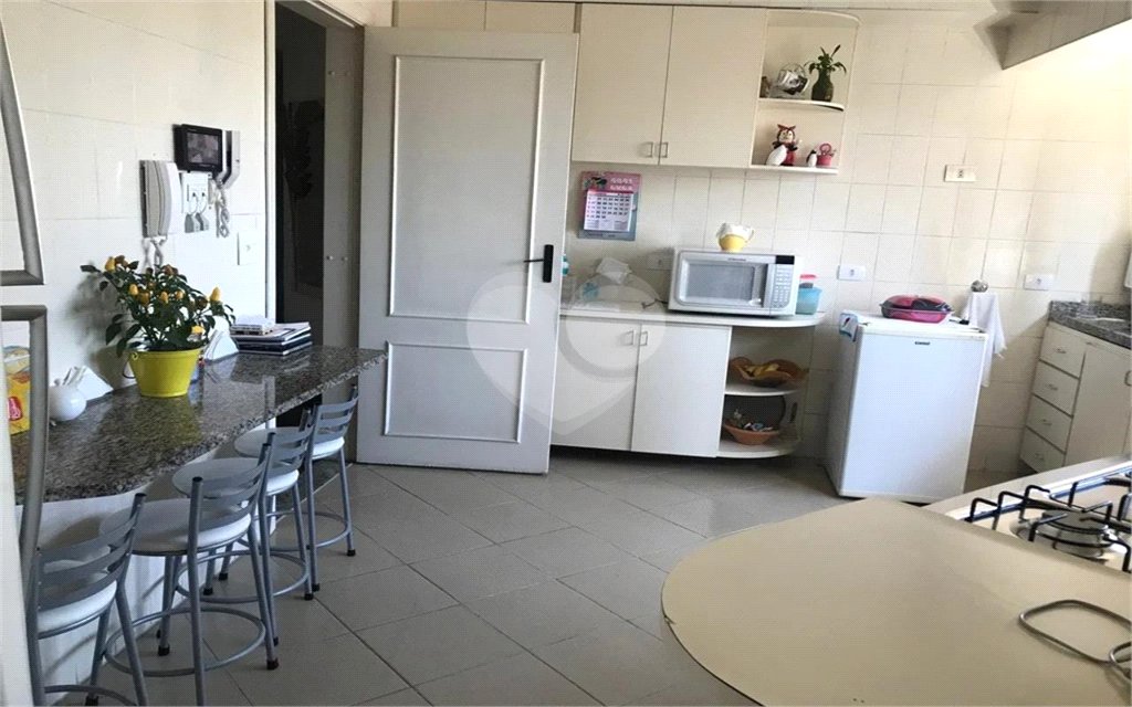 Apartamento à venda com 4 quartos, sendo 2 suítes, em Cerqueira César, São Paulo, SP