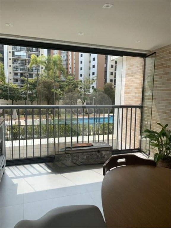 Apartamento à venda com 3 quartos, sendo 1 suíte,  em Cidade São Francisco, São Paulo, SP