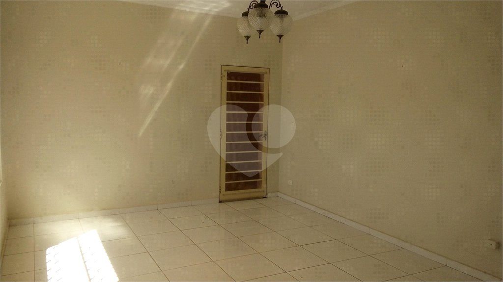 Casa à venda com 4 quartos, sendo 1 suíte, em Parque Boa Esperança, Indaiatuba, SP